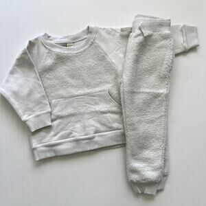 Goumi Kids Sherpa Sweatsuit 4T NWT